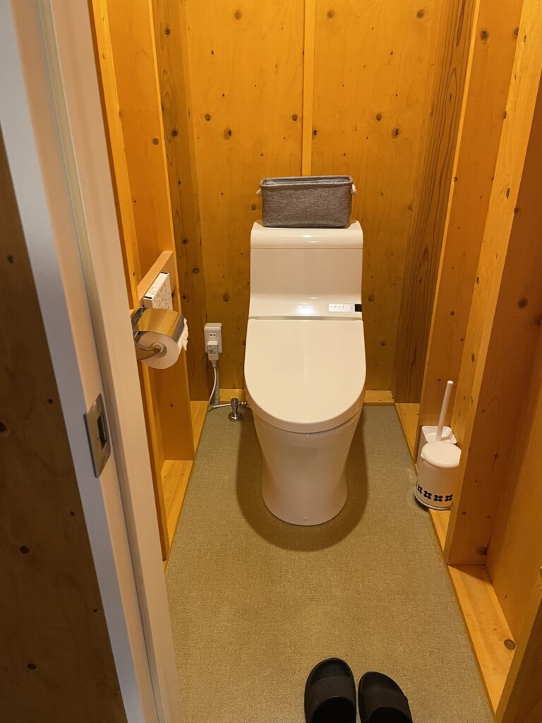 ドッグリゾートhaijmeのテラスサファリにあるトイレ。