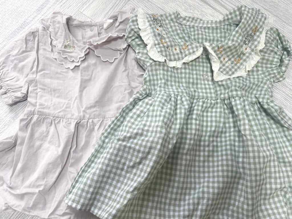 バースデイで購入した服。左の服はネットで見た時のイメージとは異なり、とてもしわになりやすい。